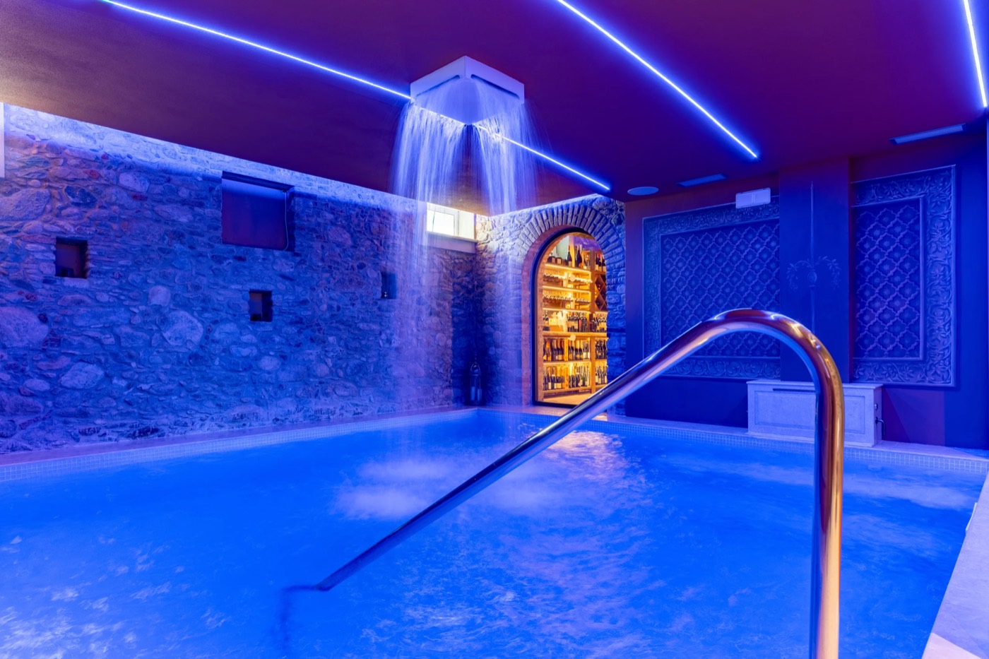 The heated indoor pool with hydromassage